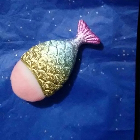 *Host Pick* Ombre Mermaid Tail Foundation Brush - Picture 4 of 4